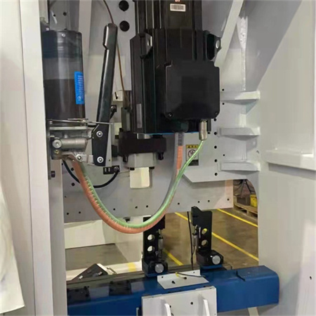 2019. gada hidrauliskā CNC lokšņu metāla liekšanas mašīna, ko izmanto hidrauliskā presēšanas bremze