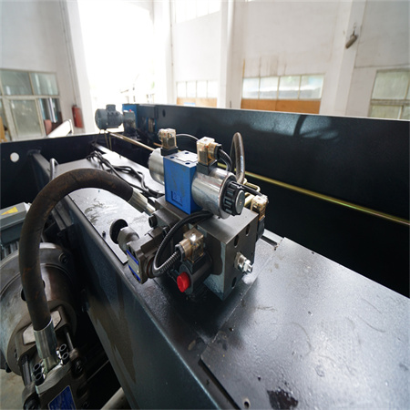 Servo nospiešanas bremze AMUDA 63T-2500 dubultā servo hidrauliskā CNC presēšanas bremze ar TP10s