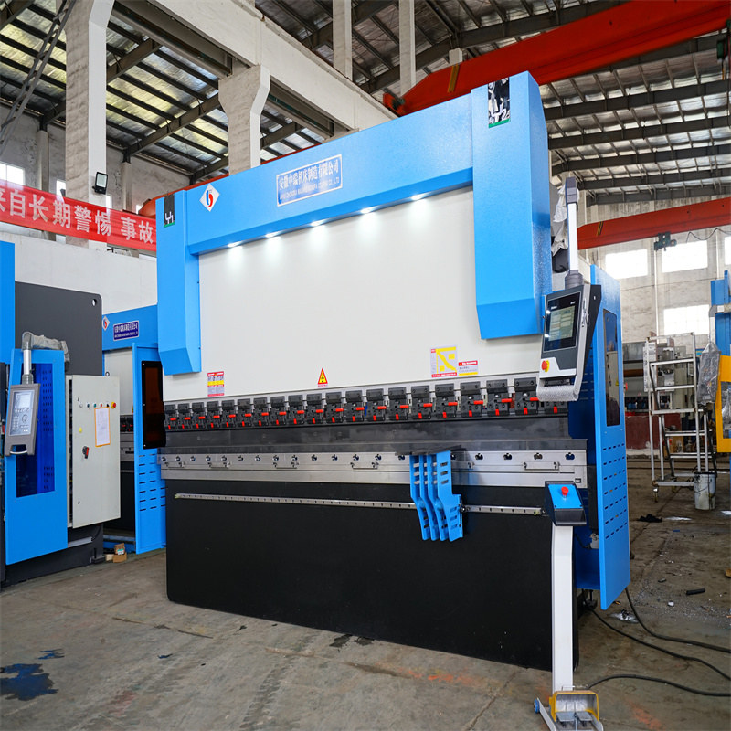 Konkurētspējīgas cenas automātiskā CNC presēšanas bremžu dzelzs liekšanas mašīna