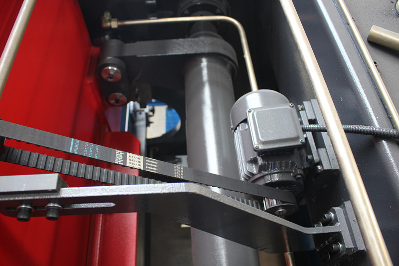 CNC hidrauliskā preses bremžu mašīna, pilnībā automātiska oglekļa tērauda liekšanas mašīna